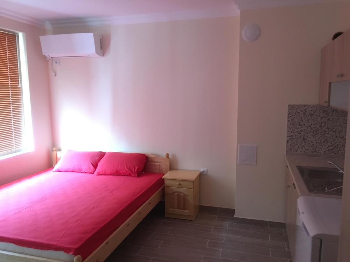 Rent Apartments Martin Beach Pomorie Exterior photo